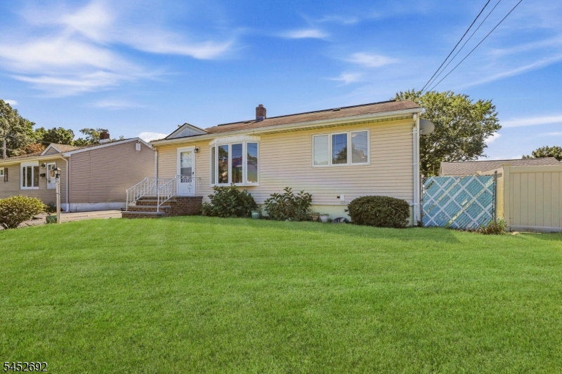 25 Corsi Rd Property Photo 2
