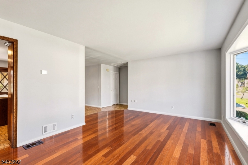 25 Corsi Rd Property Photo 4