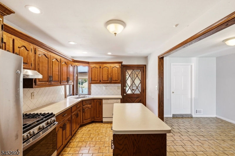 25 Corsi Rd Property Photo 12