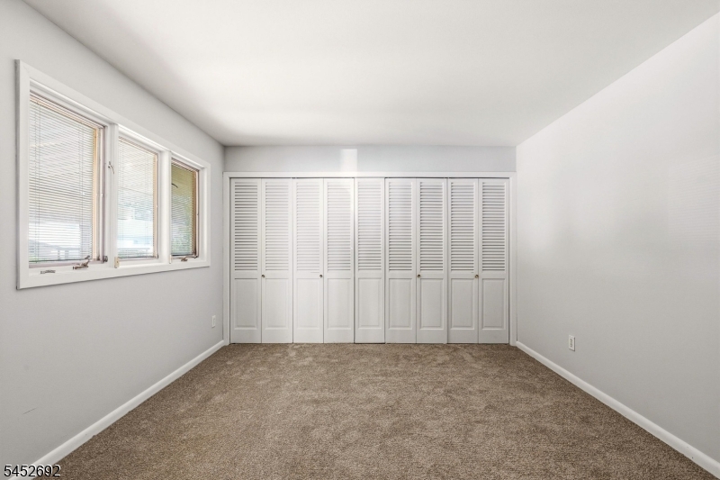 25 Corsi Rd Property Photo 14