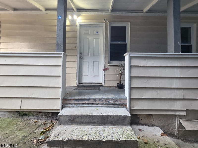 82 Palm St Property Photo 2