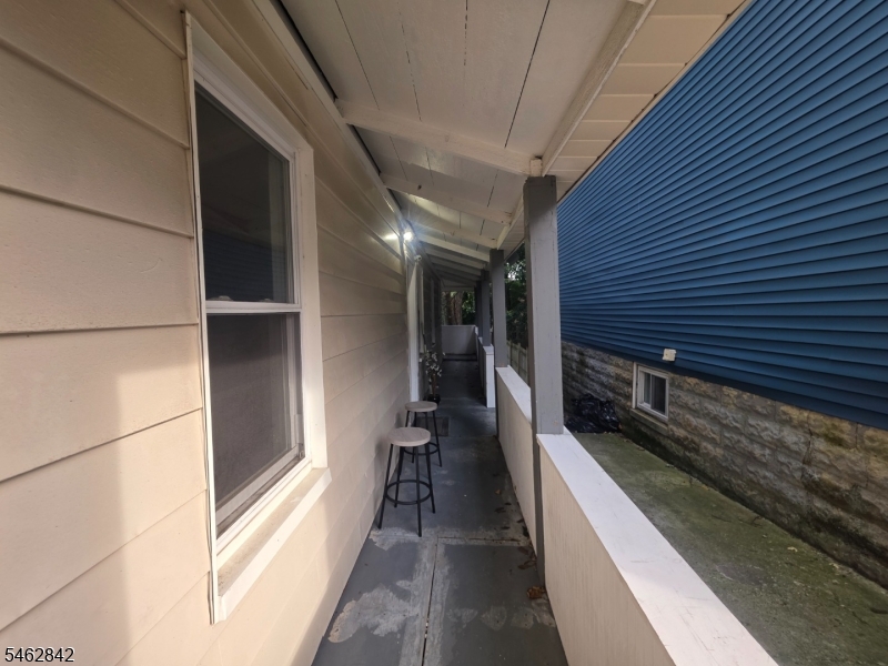 82 Palm St Property Photo 3