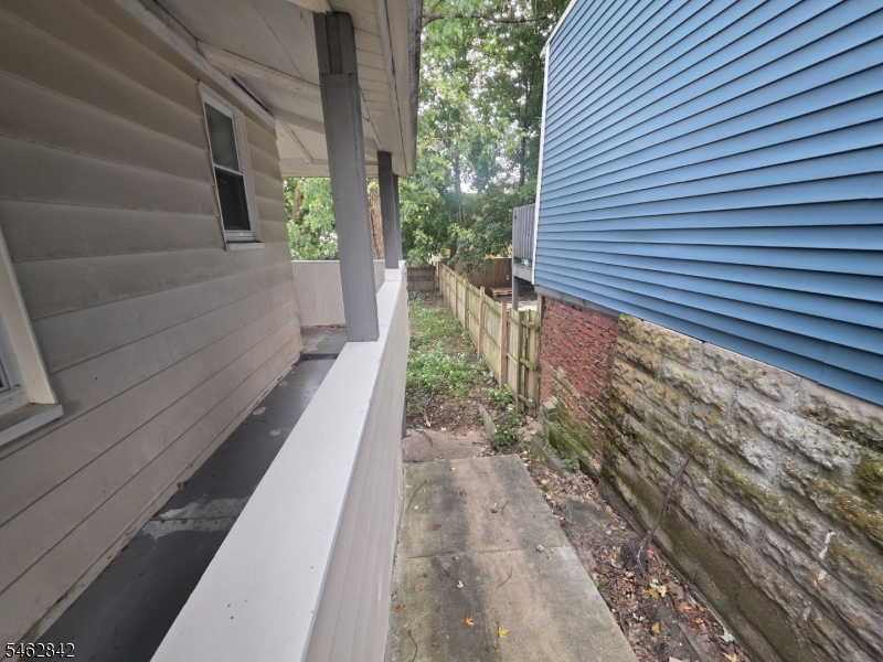 82 Palm St Property Photo 5