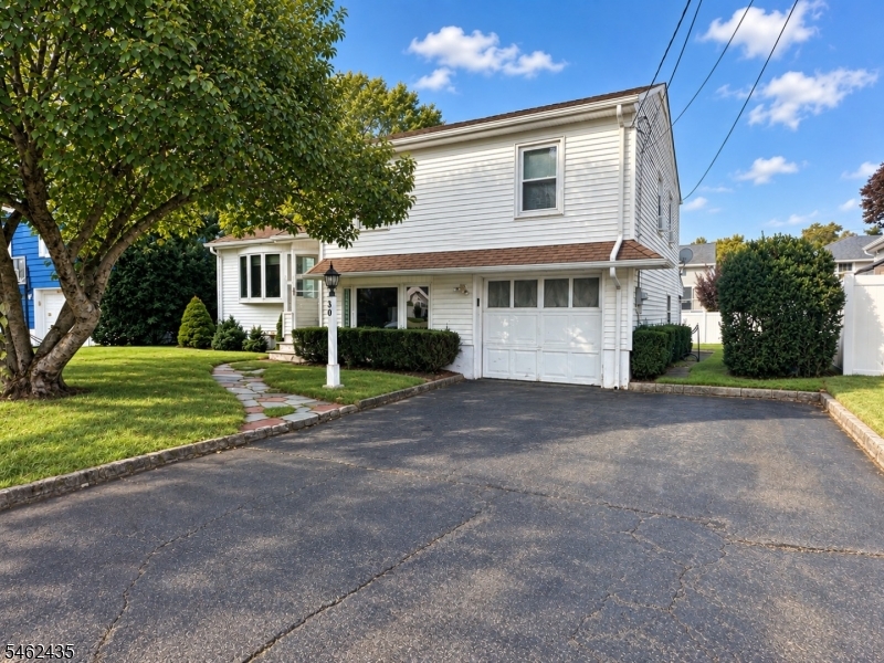 30 Pembrook Dr Property Photo 1