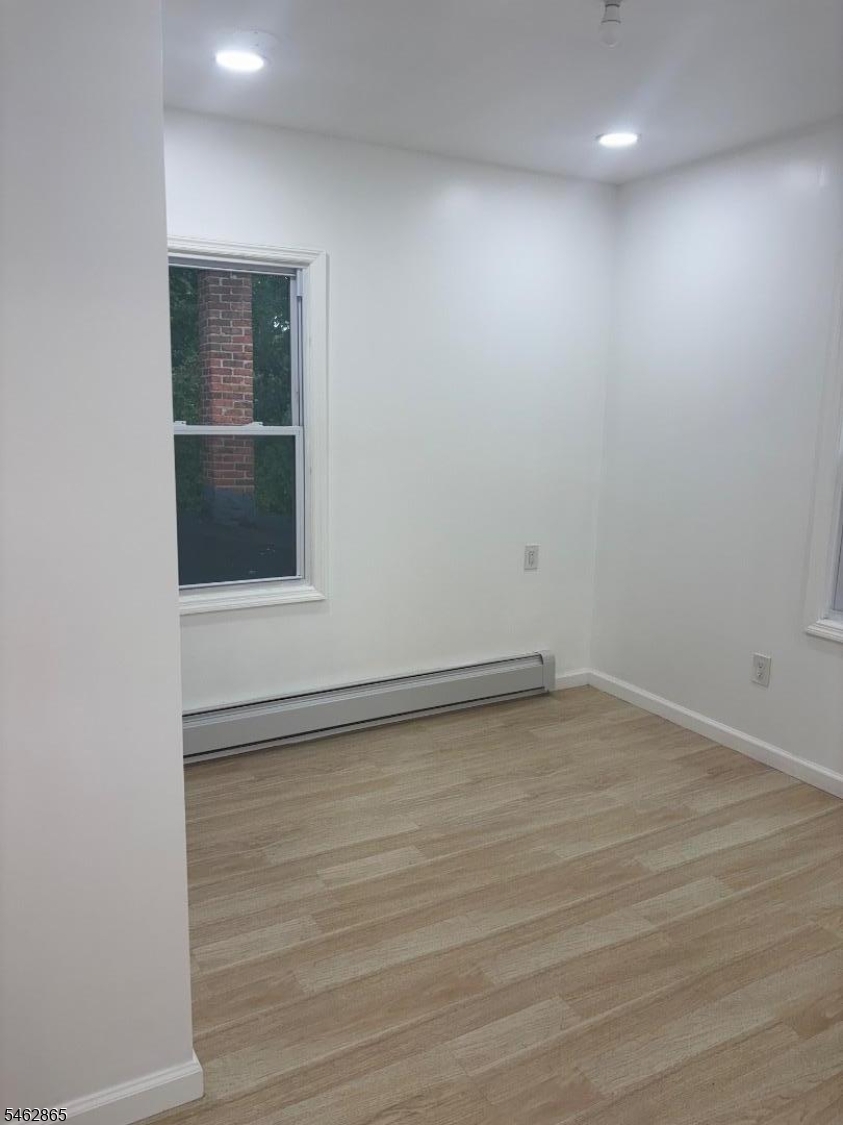 500 Burnside St 2 Property Photo 6