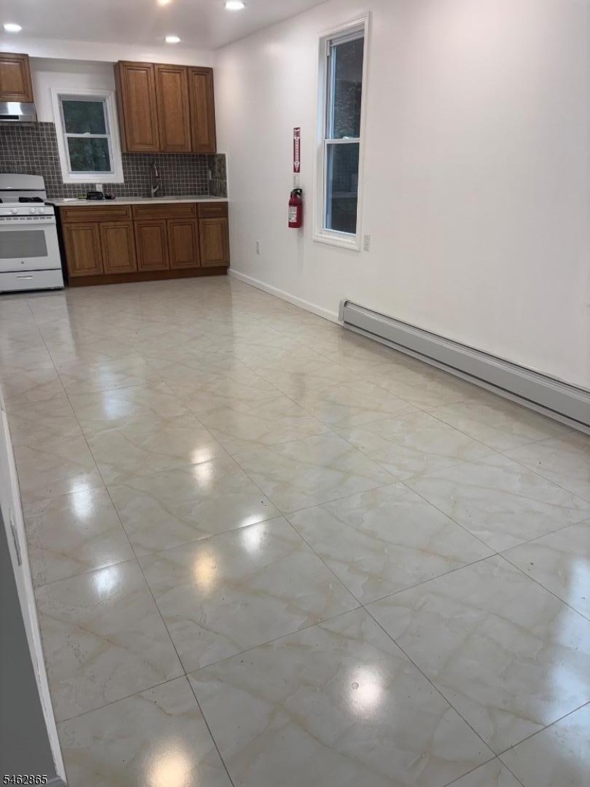 500 Burnside St 2 Property Photo 15