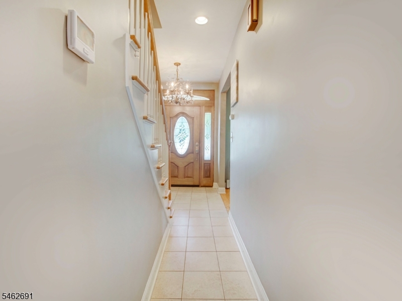 564 Passaic Ave Property Photo 5
