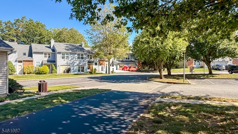 90 Stonehedge Ct Property Photo 2
