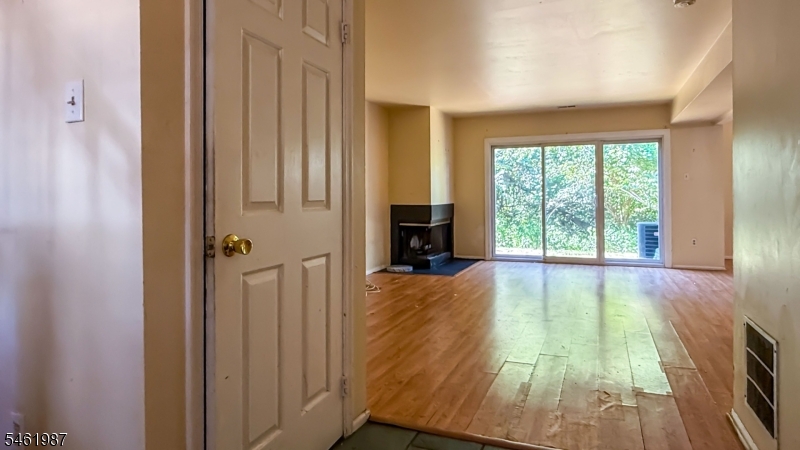 90 Stonehedge Ct Property Photo 4