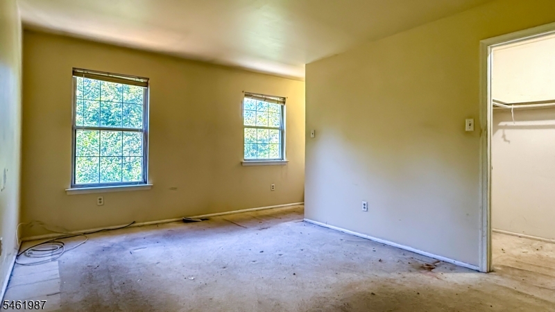90 Stonehedge Ct Property Photo 17