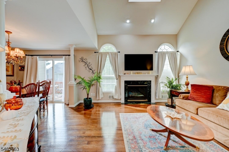 275 Morning Glory Ct Property Photo 4
