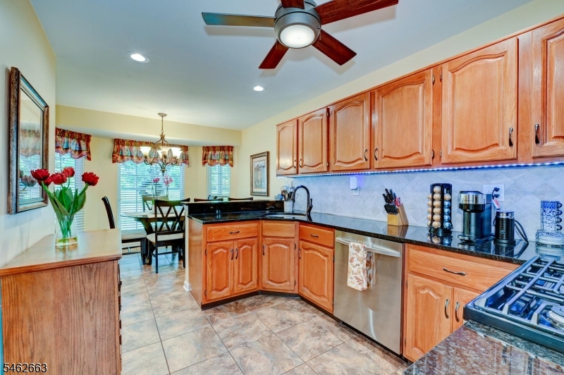 275 Morning Glory Ct Property Photo 5