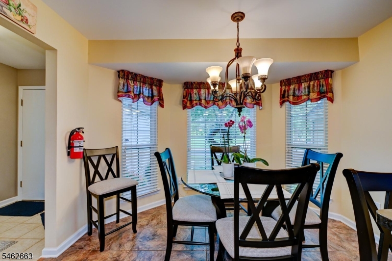 275 Morning Glory Ct Property Photo 6