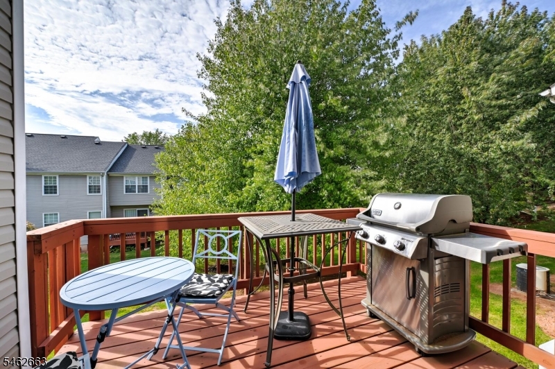 275 Morning Glory Ct Property Photo 7