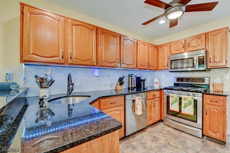 275 Morning Glory Ct Property Photo 16