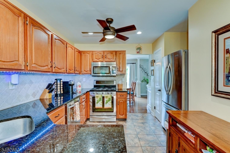 275 Morning Glory Ct Property Photo 17