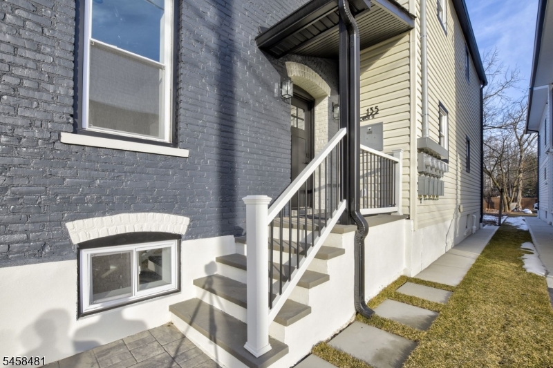 135 Forest St 2r 2r Property Photo 3