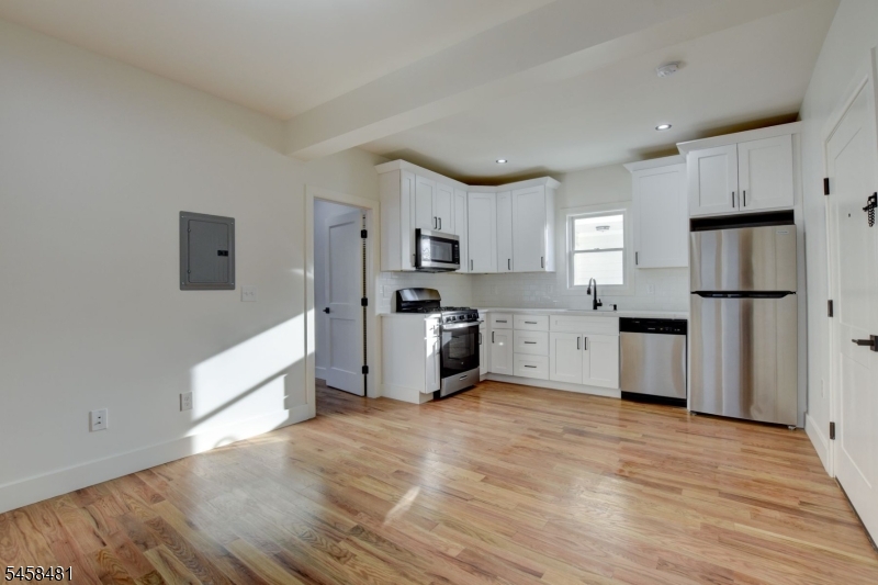 135 Forest St 2r 2r Property Photo 5