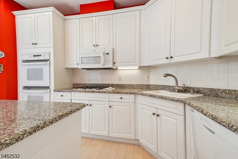505 Regal Blvd Property Photo 8