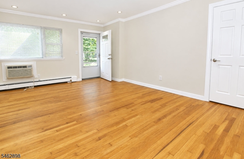 216 Washington Dr 216 Property Photo 2