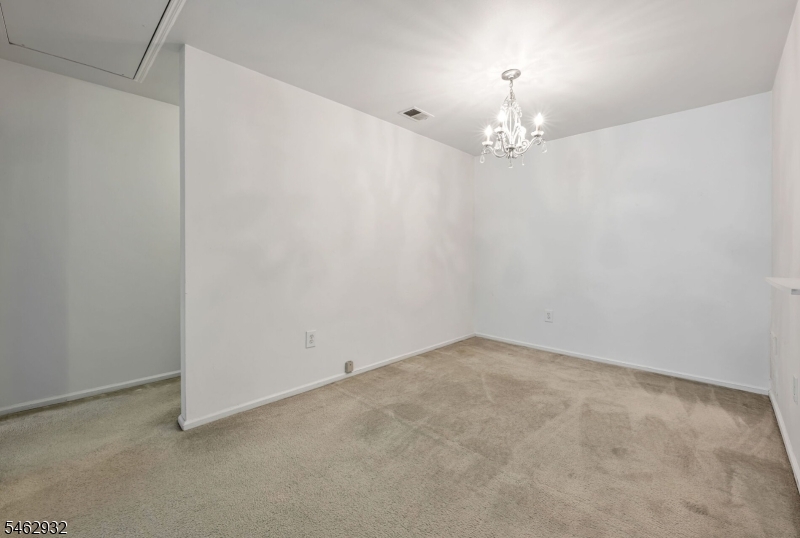 1140 Stafford St Property Photo 5