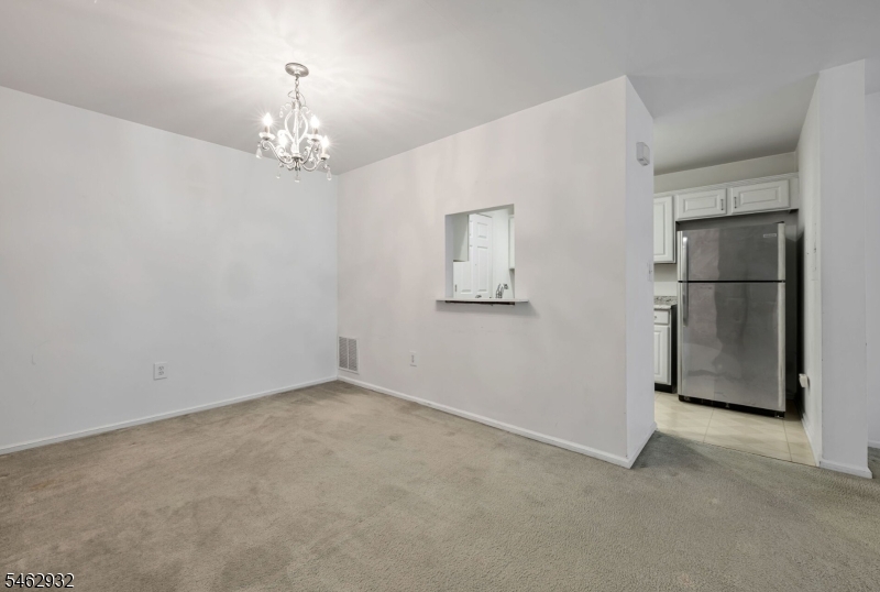 1140 Stafford St Property Photo 6