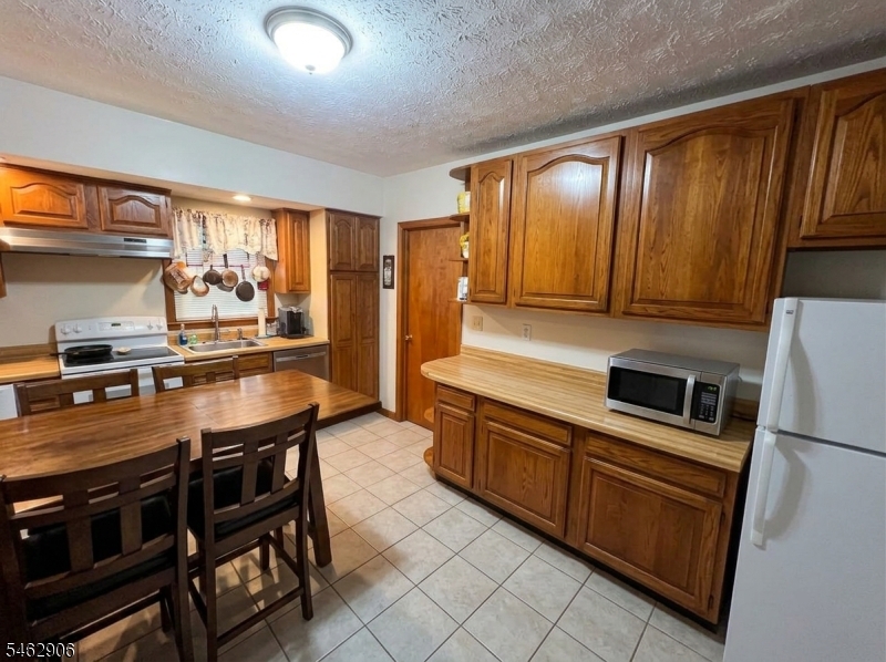 435 Washington St Property Photo 5
