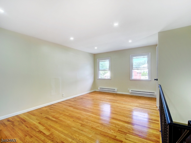 46 Hobson St 2 Property Photo 4