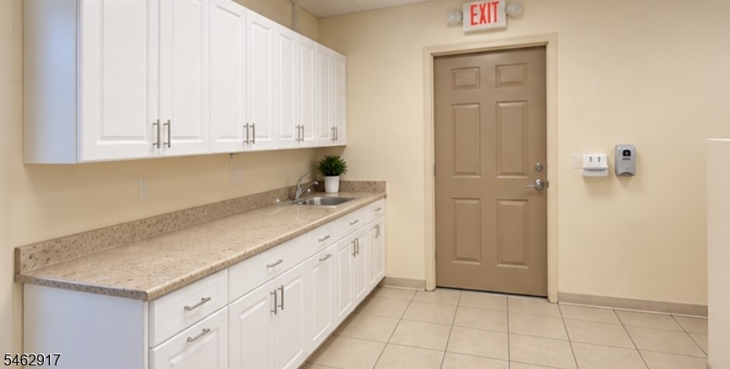294 Broadway Property Photo 10