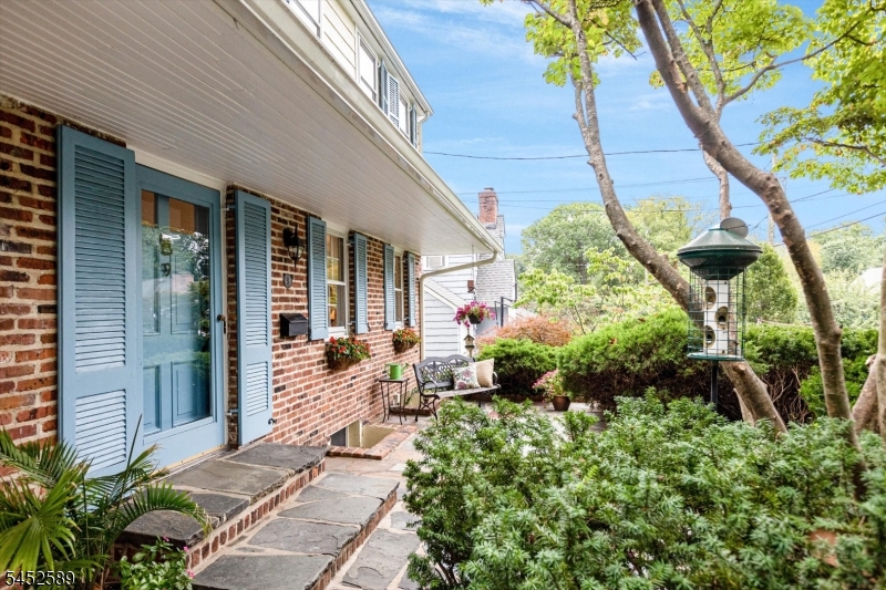 9 Garthwaite Ter Property Photo 2