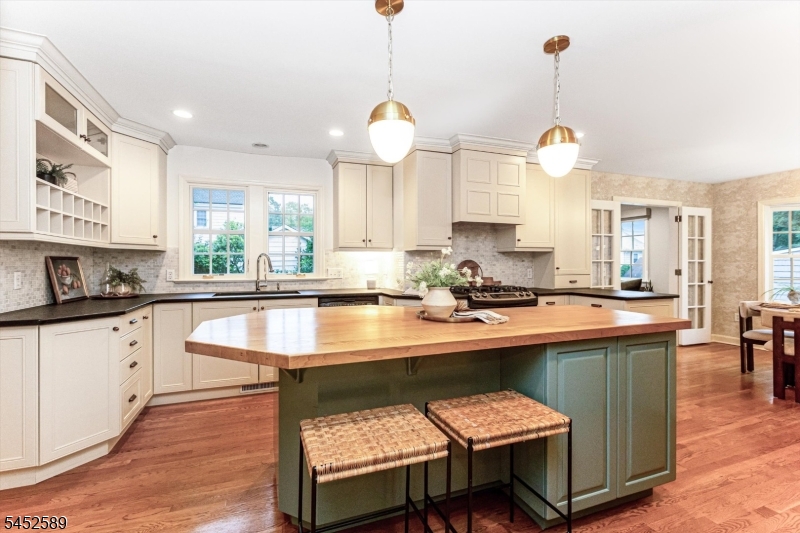9 Garthwaite Ter Property Photo 8