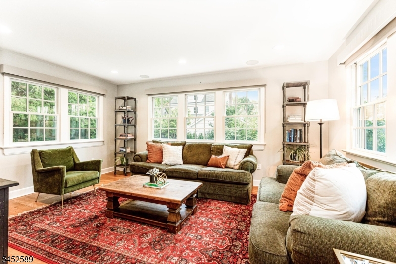 9 Garthwaite Ter Property Photo 16