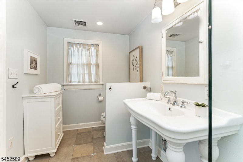 9 Garthwaite Ter Property Photo 25