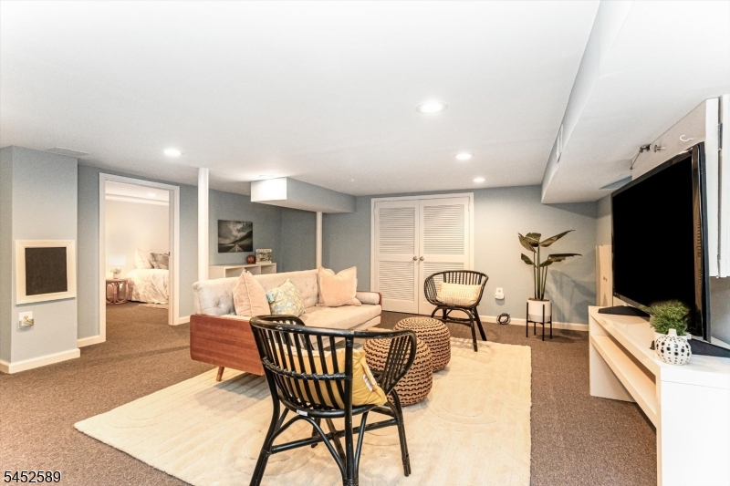 9 Garthwaite Ter Property Photo 34