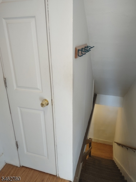 8 Barrett Ave 10a Property Photo 9