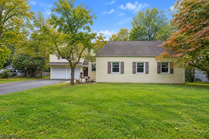 2090 Raritan Rd Property Photo 1