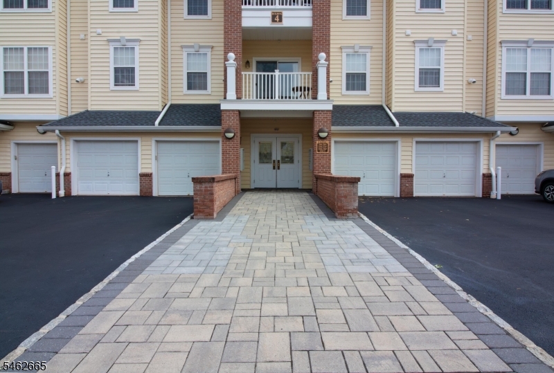 2202 Avery Ct Property Photo 1