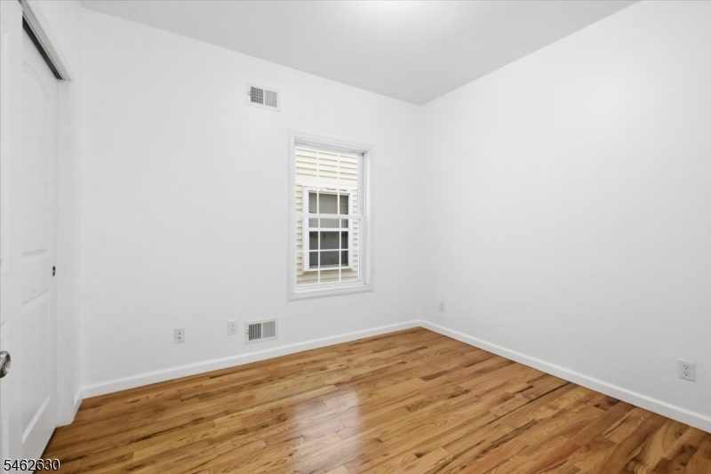 28 Davis St Property Photo 14