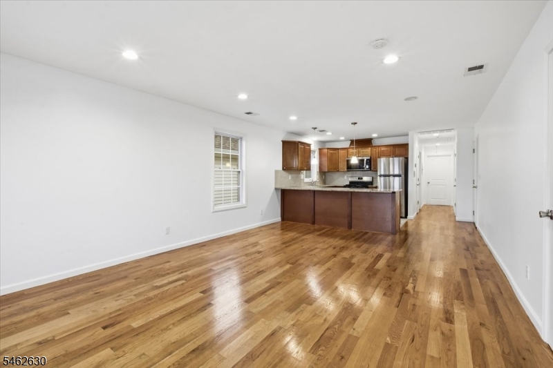 28 Davis St Property Photo 20