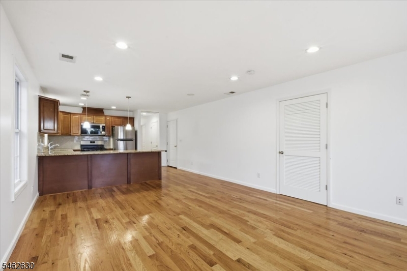28 Davis St Property Photo 21