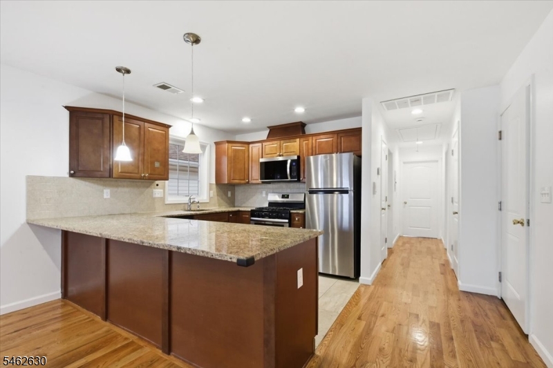 28 Davis St Property Photo 22