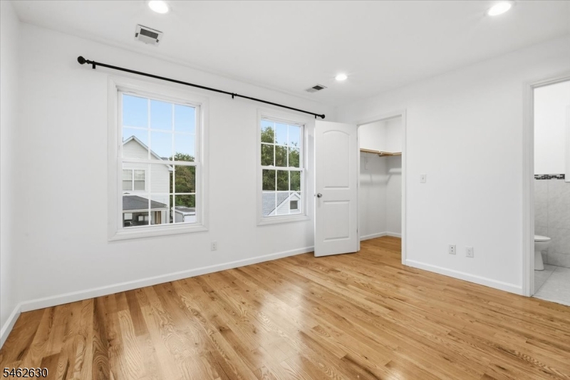 28 Davis St Property Photo 27