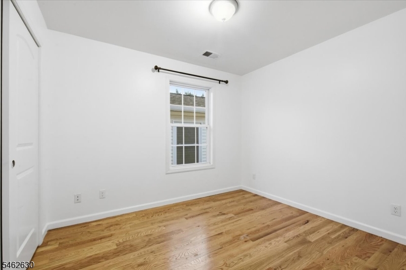 28 Davis St Property Photo 30