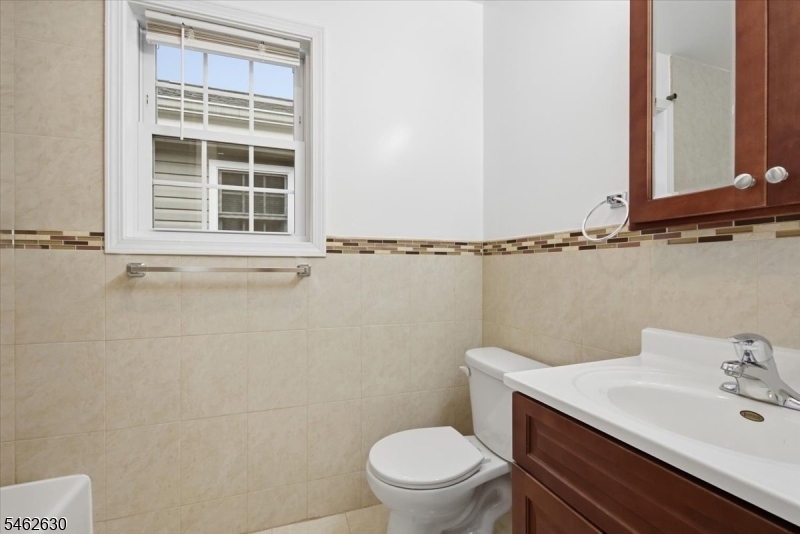 28 Davis St Property Photo 31