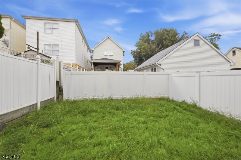 28 Davis St Property Photo 35