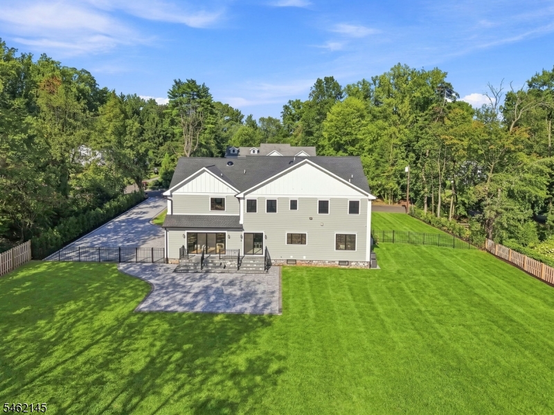9 Blackbirch Rd Property Photo 3