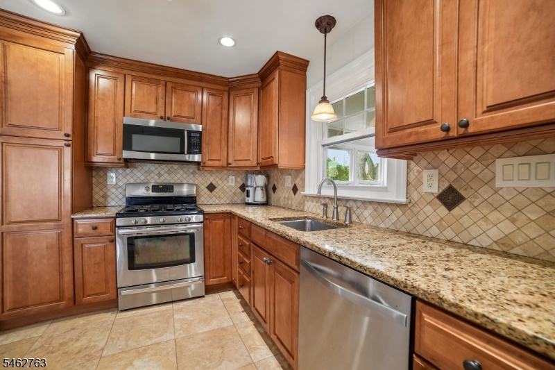 926 Steib Ter Property Photo 8