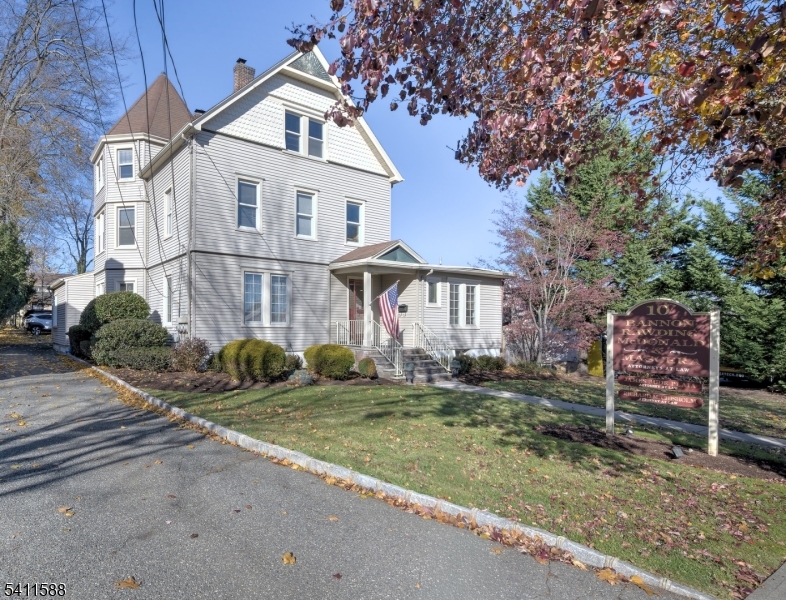 10 S Prospect St Property Photo 2