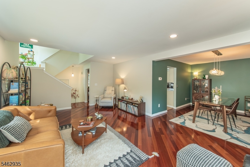 149 Clarken Dr Property Photo 4