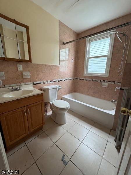 1083 Grove St Property Photo 6